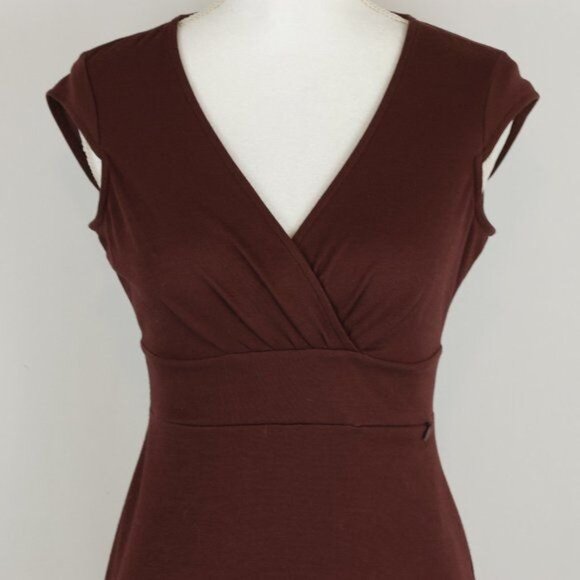 REI Women's Extra Small Burgundy V-Neck Cap Sleeve Knit Knee Length Dress - Picture 2 of 7